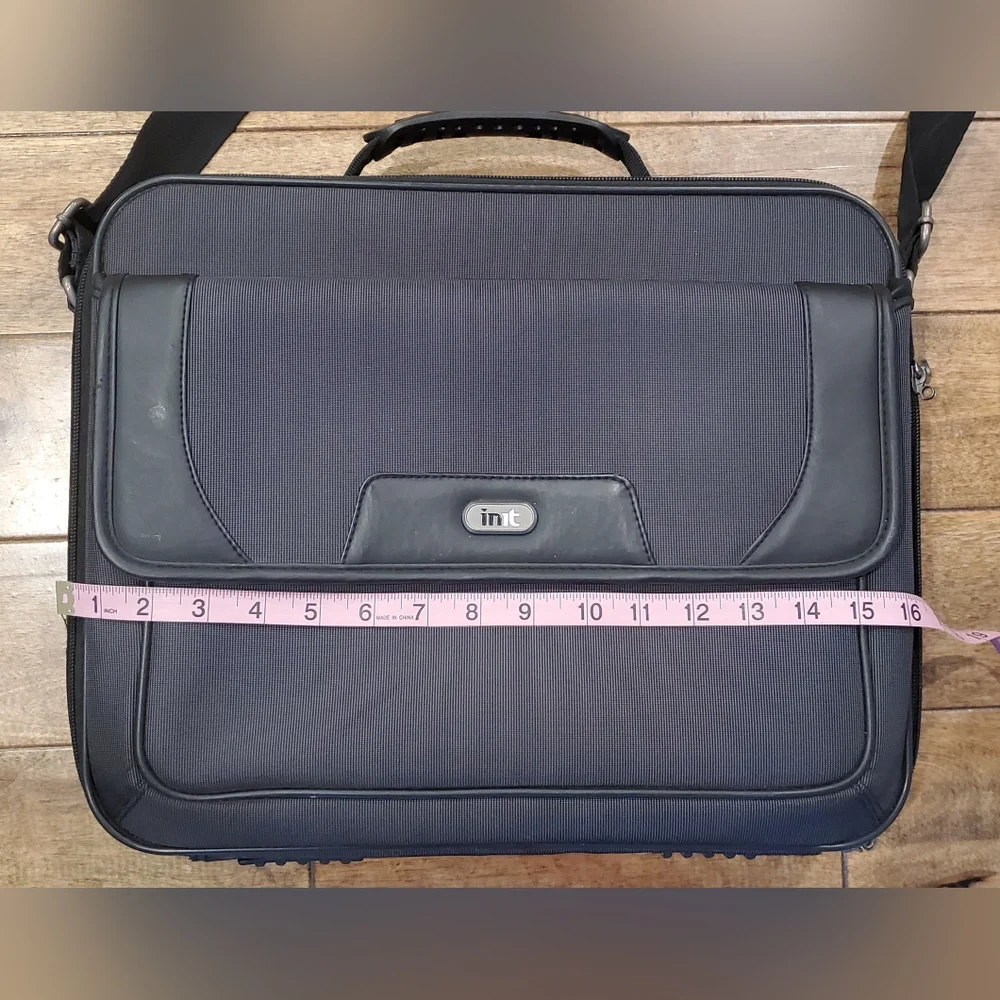 Init laptop briefcase‎ messenger/shoulder bag
